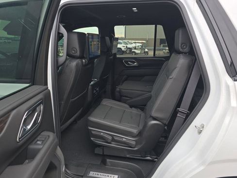 Used 2024 Chevrolet Tahoe Z71 w/ Luxury Package image 7