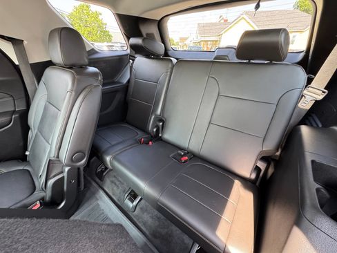 Used 2020 Chevrolet Traverse RS AWD/4WD image 29