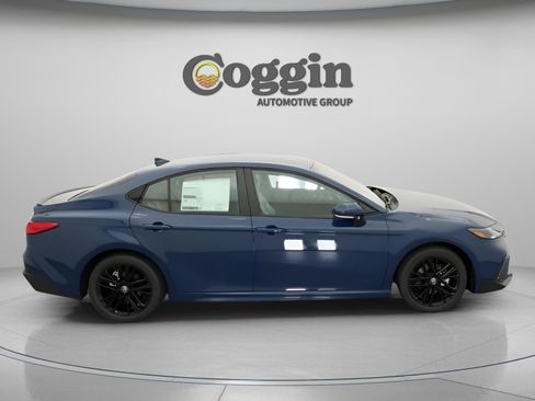 New 2026 Toyota Camry SE FWD image 21