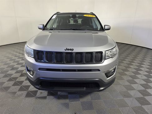 Used 2020 Jeep Compass Latitude image 3