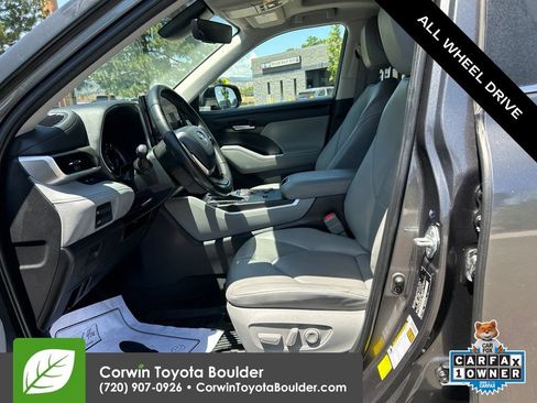 Used 2023 Toyota Highlander XLE AWD/4WD image 26