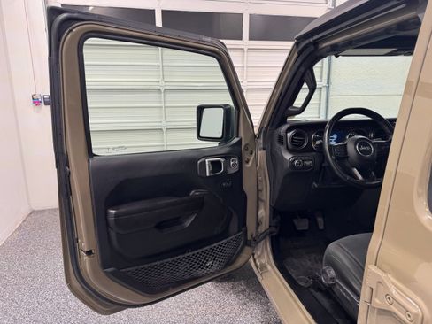 Used 2020 Jeep Gladiator Sport AWD/4WD image 19