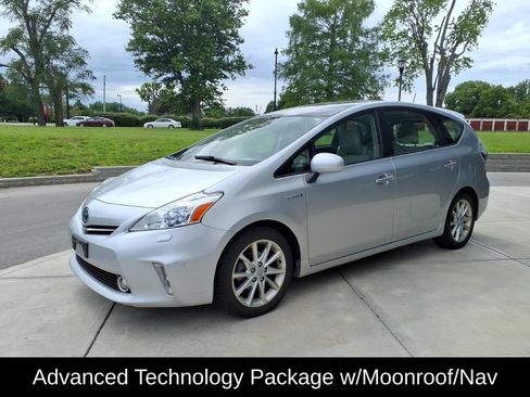 Used 2012 Toyota Prius V Five FWD image 3