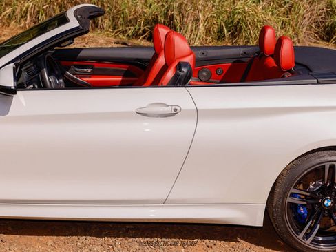 Used 2015 BMW M4 Convertible image 43