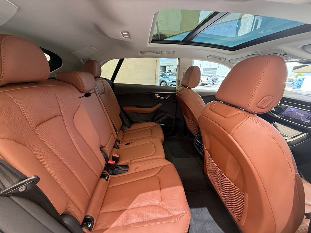 Used 2023 Audi Q8 Premium Plus w/ Premium Plus Package AWD/4WD image 17