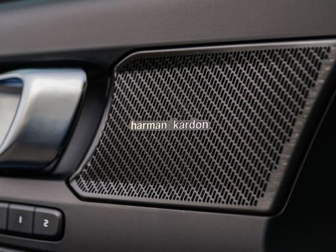 Used 2023 Volvo C40 P8 Recharge Ultimate image 25