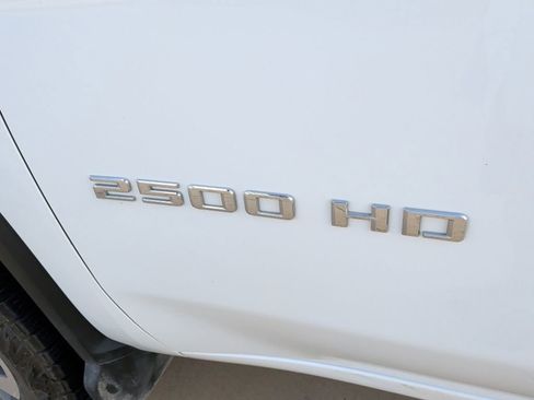 Used 2024 Chevrolet Silverado 2500 LT image 42