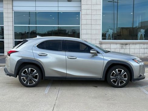 Used 2021 Lexus UX 200 w/ Premium Package image 7