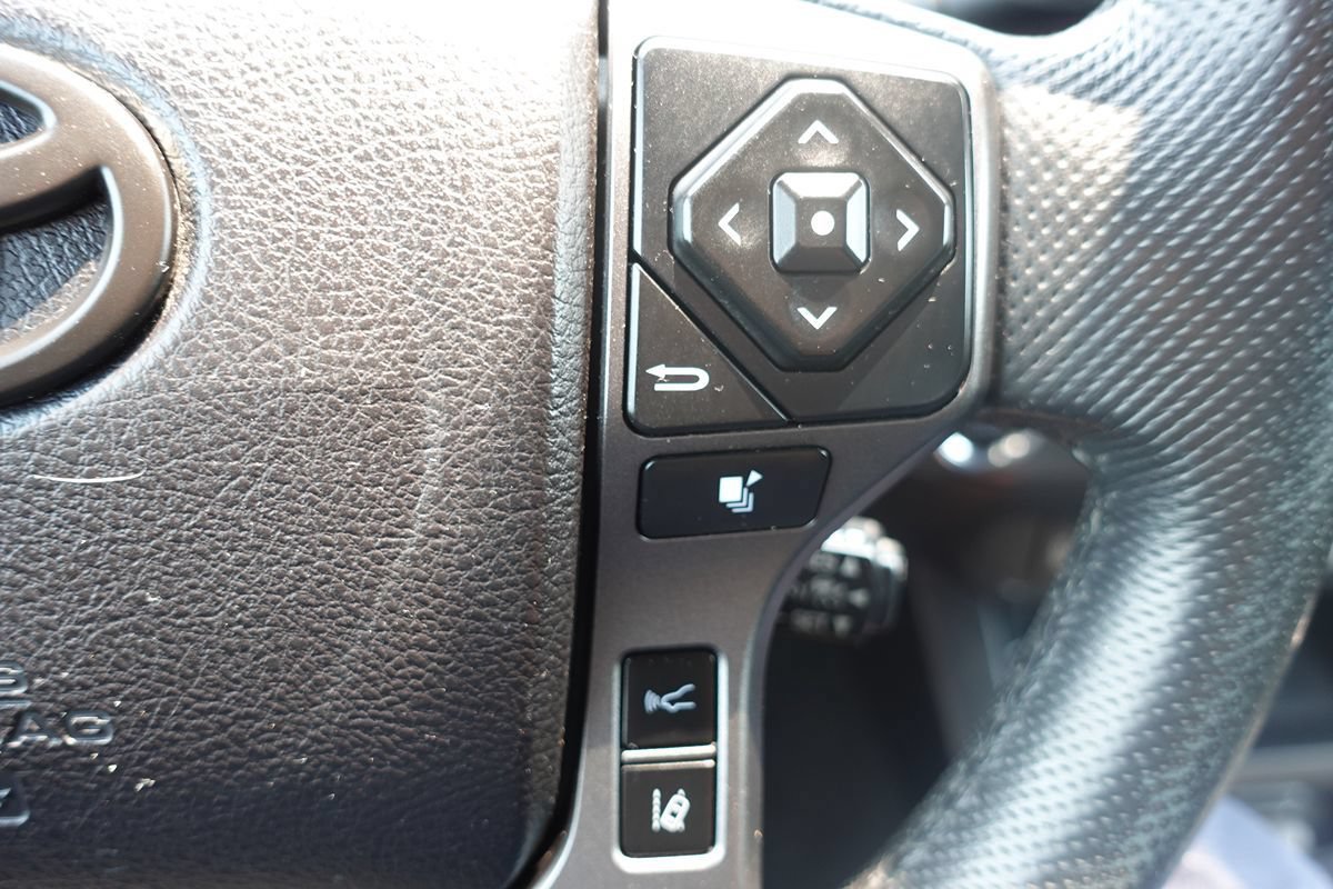 Used 2020 Toyota Tacoma TRD Off-Road AWD/4WD image 47