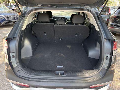 Used 2025 Kia Sportage LX FWD image 29