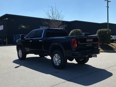 Used 2022 GMC Sierra 2500 Denali w/ Denali Ultimate Package image 14