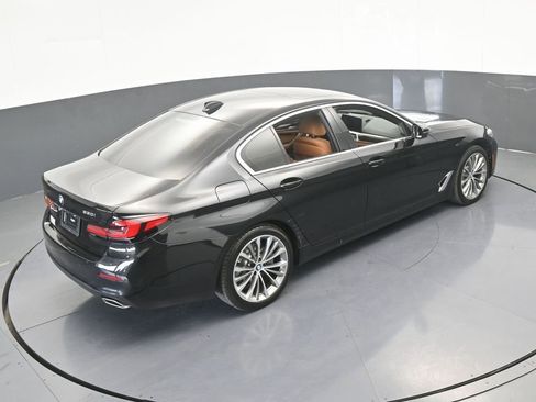 Used 2022 BMW 530i w/ Premium Package image 60
