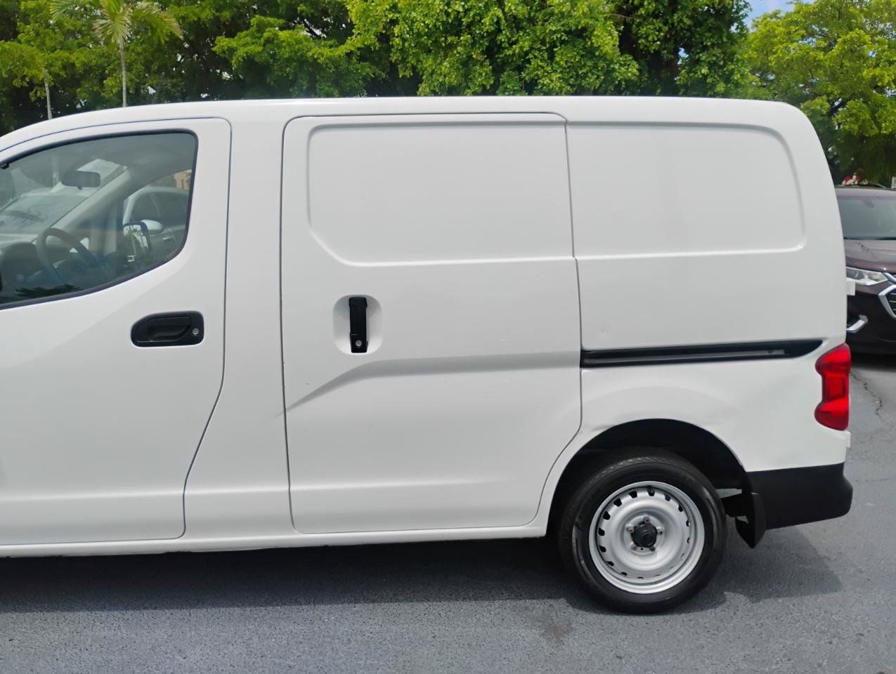 Used 2020 Nissan NV200 S w/ Back Door Glass Package FWD image 4