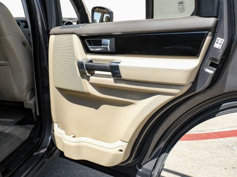 Used 2016 Land Rover LR4 HSE image 45