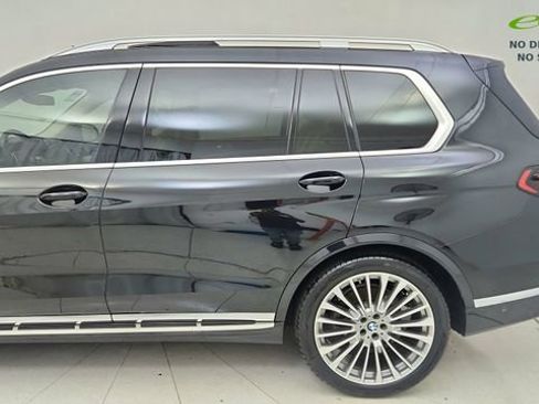 Used 2024 BMW X7 xDrive40i w/ Parking Assistance Package AWD/4WD image 11