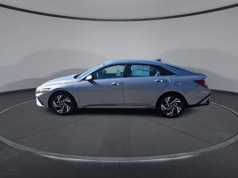 New 2026 Hyundai Elantra Limited FWD image 6