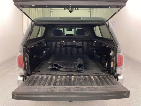 Used 2020 Toyota Tacoma TRD Off-Road image 29