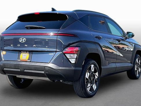 Used 2024 Hyundai Kona SEL AWD/4WD image 2