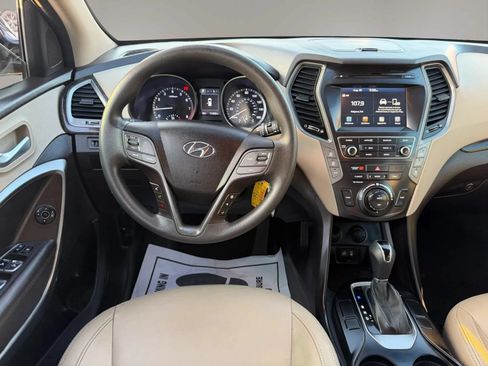 Used 2018 Hyundai Santa Fe SE FWD image 44