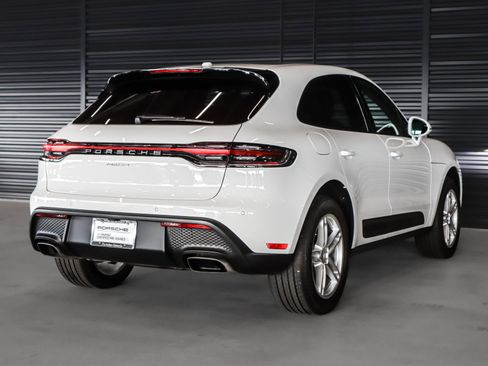 Used 2025 Porsche Macan image 10