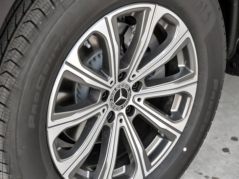 Certified 2025 Mercedes-Benz GLC 300 4MATIC image 6