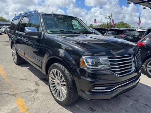 Used 2015 Lincoln Navigator 4WD w/ Equipment Group 101A Reserve image 5
