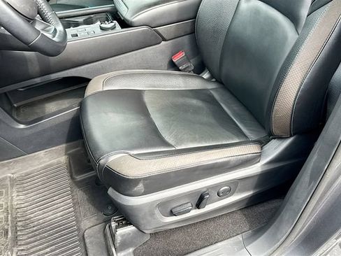 Used 2023 Nissan Pathfinder SL AWD/4WD image 22