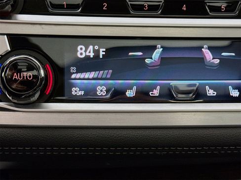 Used 2021 BMW 750i xDrive w/ Executive Package image 21