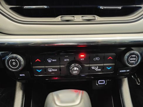 Used 2023 Jeep Compass Limited image 22