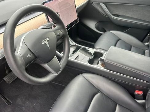 Used 2020 Tesla Model Y Long Range image 4