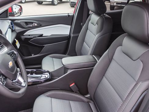 New 2026 Chevrolet Trax LT w/ Driver Confidence Package image 16