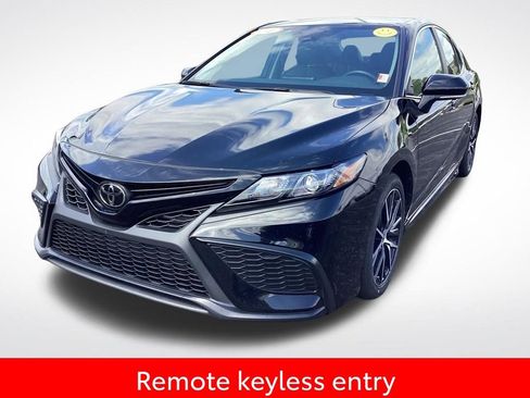 Used 2024 Toyota Camry SE FWD image 5