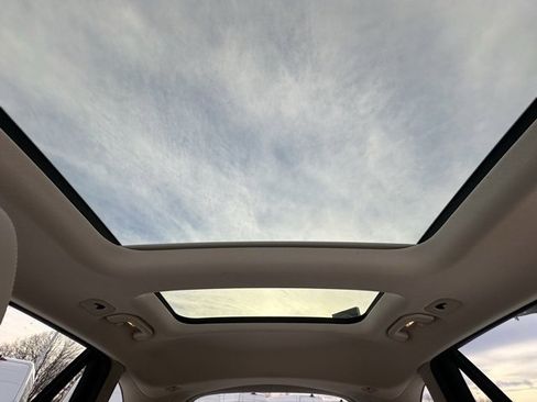 Used 2018 Mercedes-Benz GLC 300 4MATIC image 17