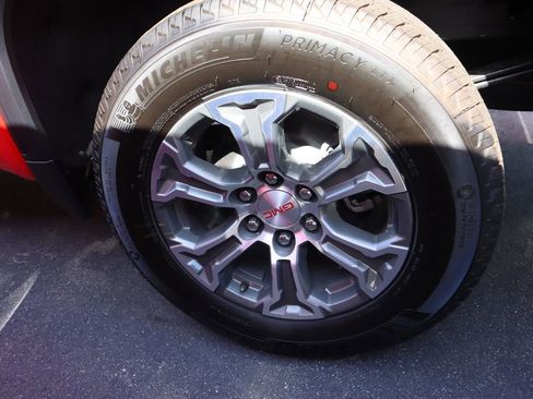 New 2025 GMC Sierra 1500 SLE w/ Preferred Package image 15