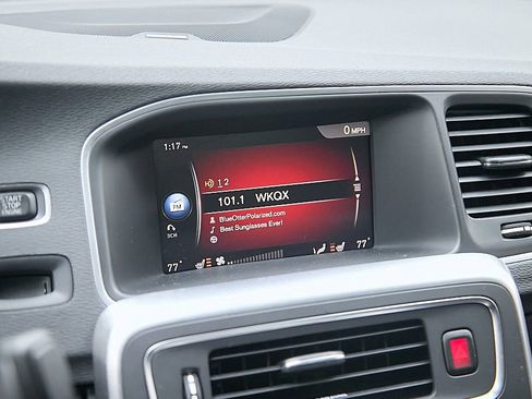 Used 2017 Volvo S60 T5 Inscription Platinum w/ Climate Package image 16