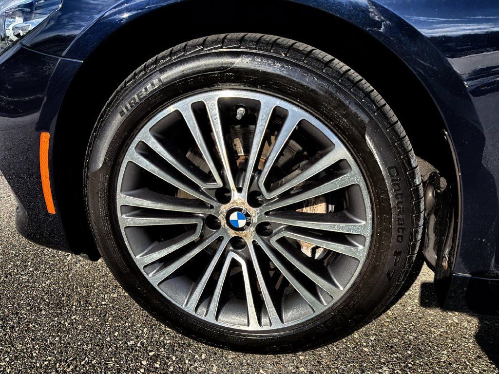 Used 2019 BMW 530i xDrive w/ Convenience Package AWD/4WD image 16