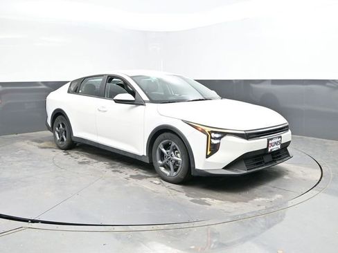 Used 2025 Kia K4 FWD image 6