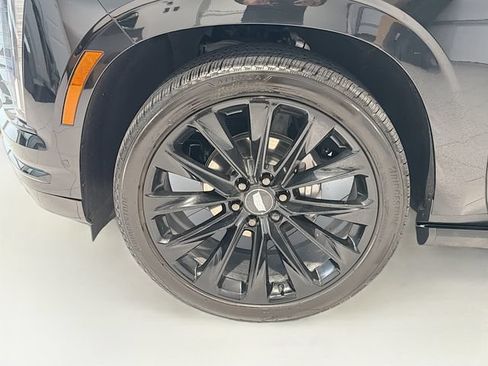 Certified 2025 Cadillac Escalade Sport Platinum w/ LPO, ONYX Package AWD/4WD image 29