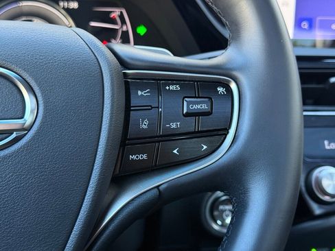 Certified 2025 Lexus ES 300h w/ Premium Package image 26