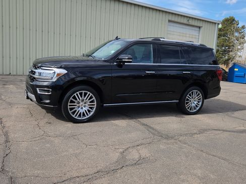 Used 2023 Ford Expedition Limited image 4