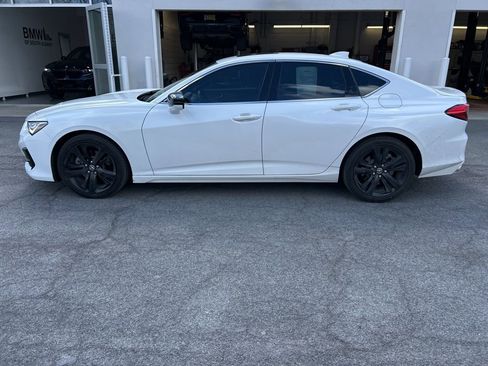 Used 2022 Acura TLX w/ Technology Package image 2