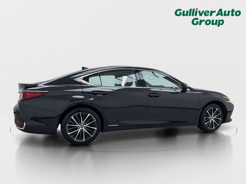 Used 2022 Lexus ES 300h w/ Premium Package FWD image 9