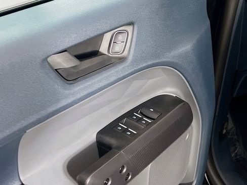 New 2025 Ford Maverick XL image 12