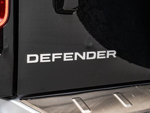 Used 2023 Land Rover Defender 110 S AWD/4WD image 17