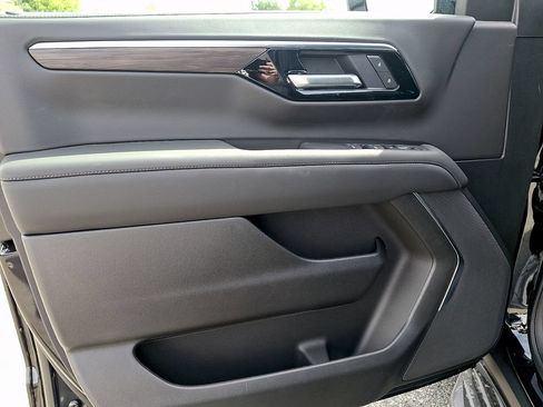 New 2026 Chevrolet Tahoe LS w/ LPO, Dark Essentials Package AWD/4WD image 9