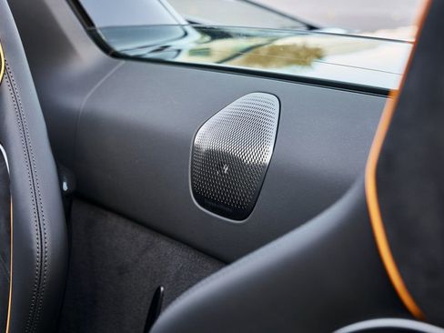 Used 2025 McLaren Artura Spider RWD image 42