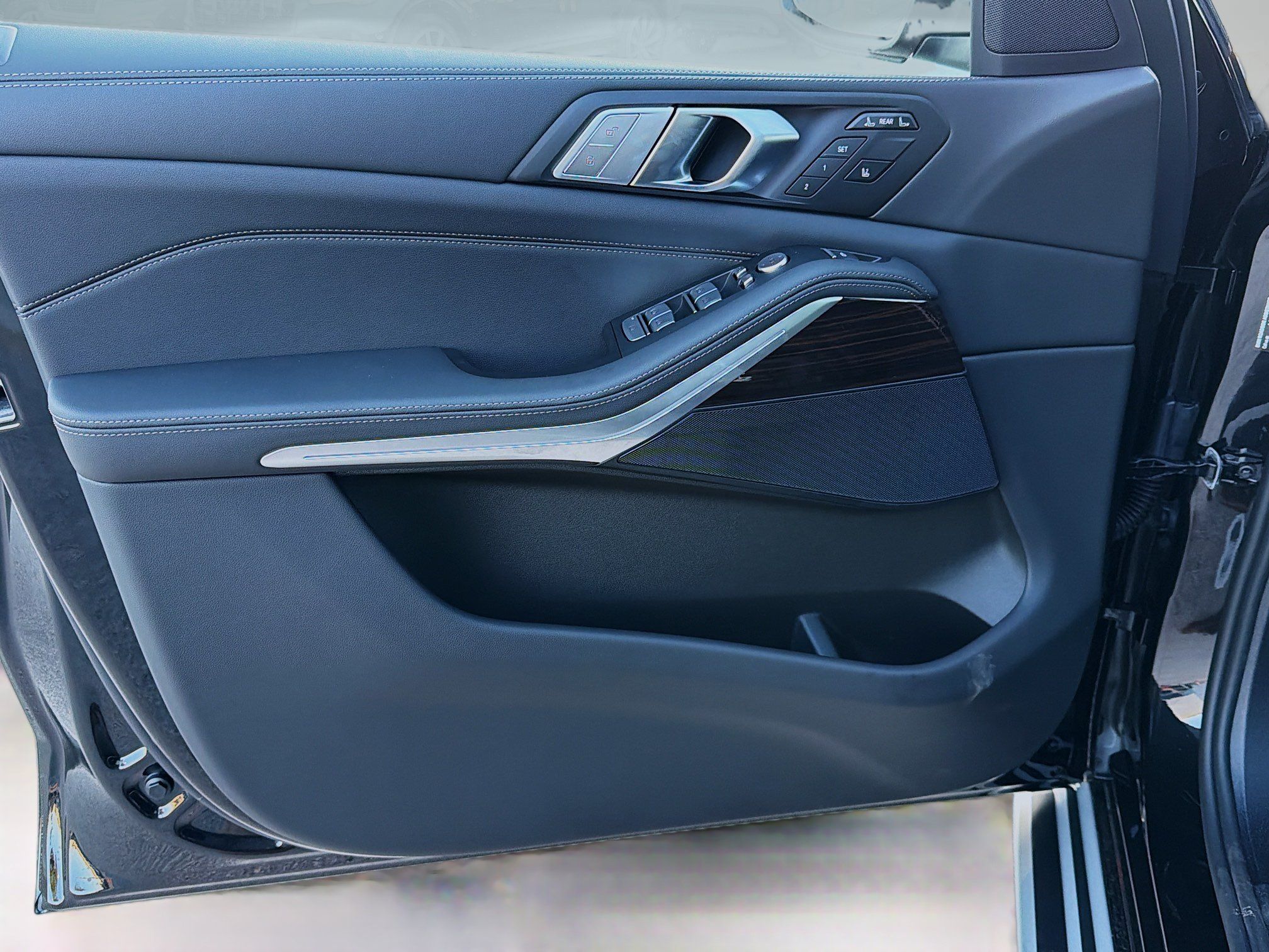 New 2027 BMW X7 xDrive40i AWD/4WD image 24