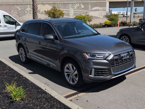 Used 2023 Audi Q7 2.0T Premium w/ Convenience Package AWD/4WD image 4