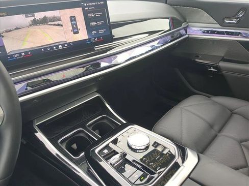 Used 2025 BMW 740i xDrive w/ Premium Package AWD/4WD image 15