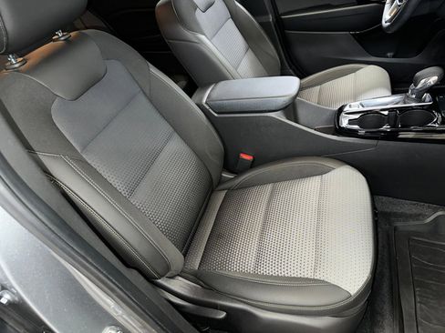 Certified 2024 Chevrolet Trax LT w/ Driver Confidence Package image 29